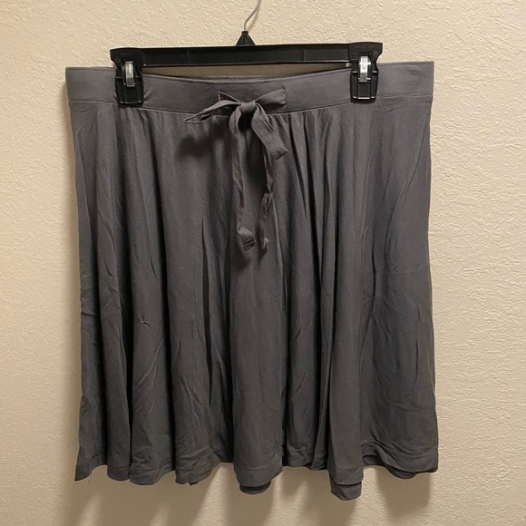 Old Navy Dresses & Skirts - Old Navy Grey Flowy Drawstring Waist Minimalist Preppy Skirt Size L New W/O Tag